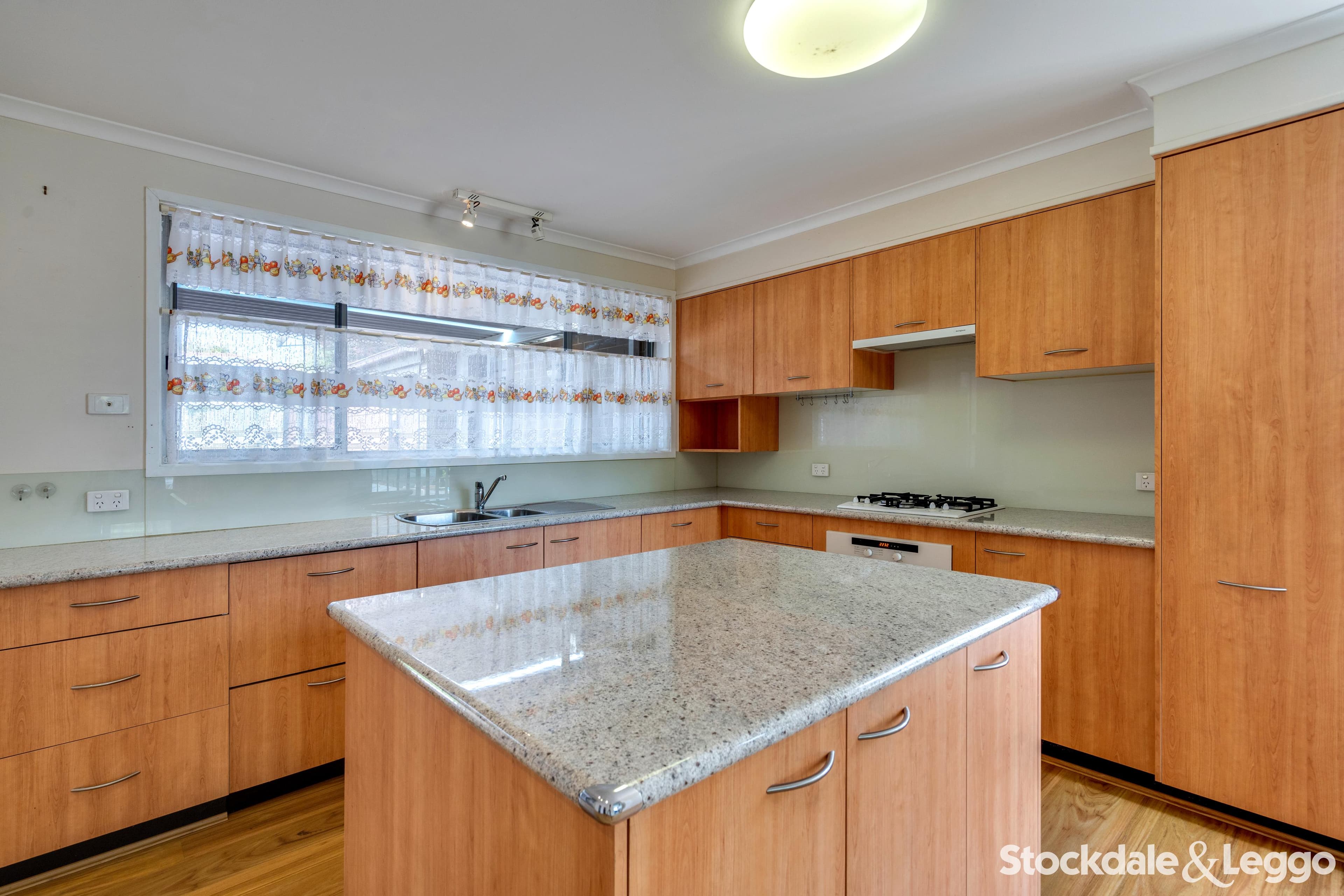 18 Barton Street, Kyneton VIC, Kyneton - Thumbnail 6