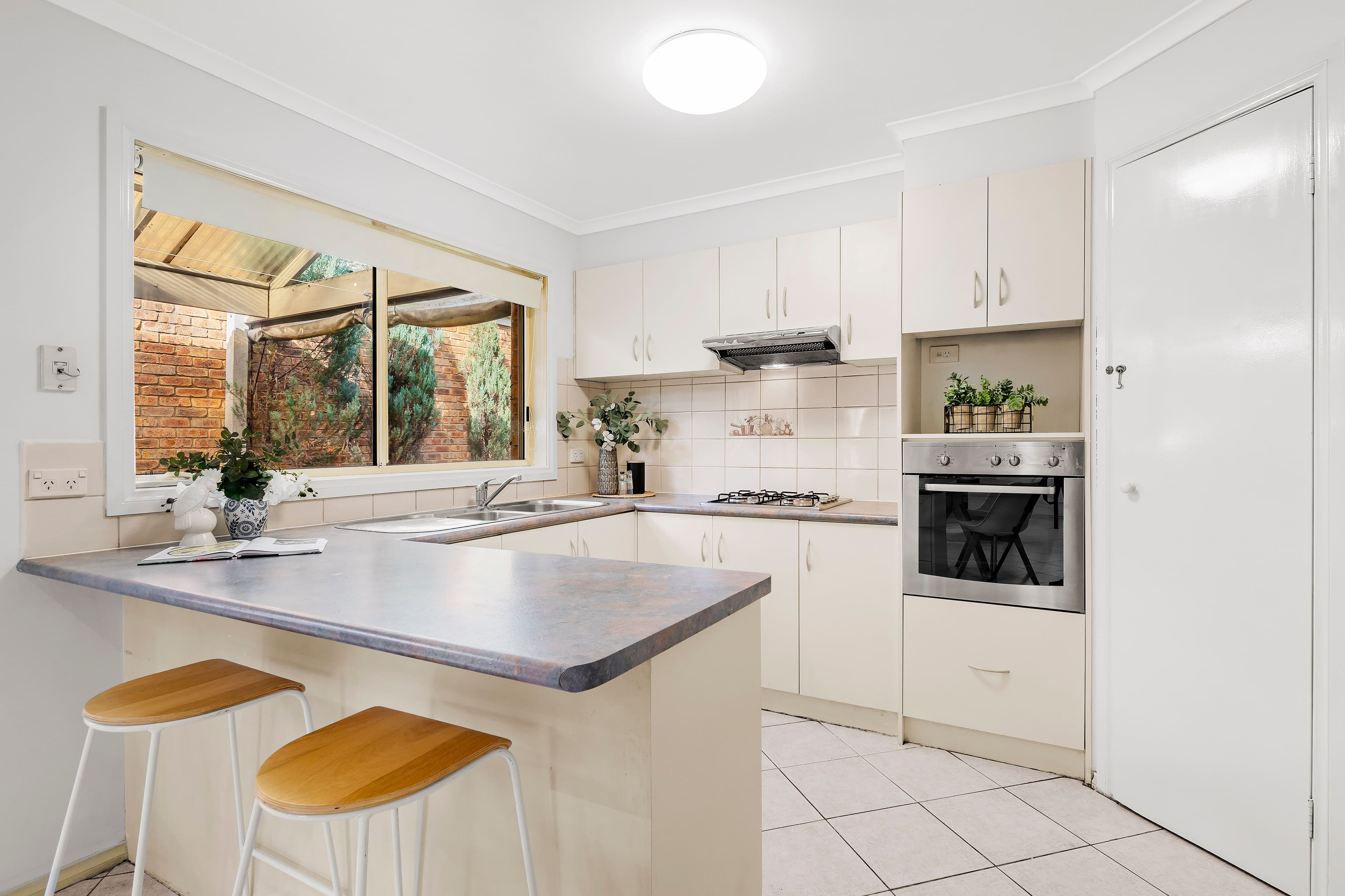 8 Mulcahy Court, Altona Meadows - Thumbnail 4