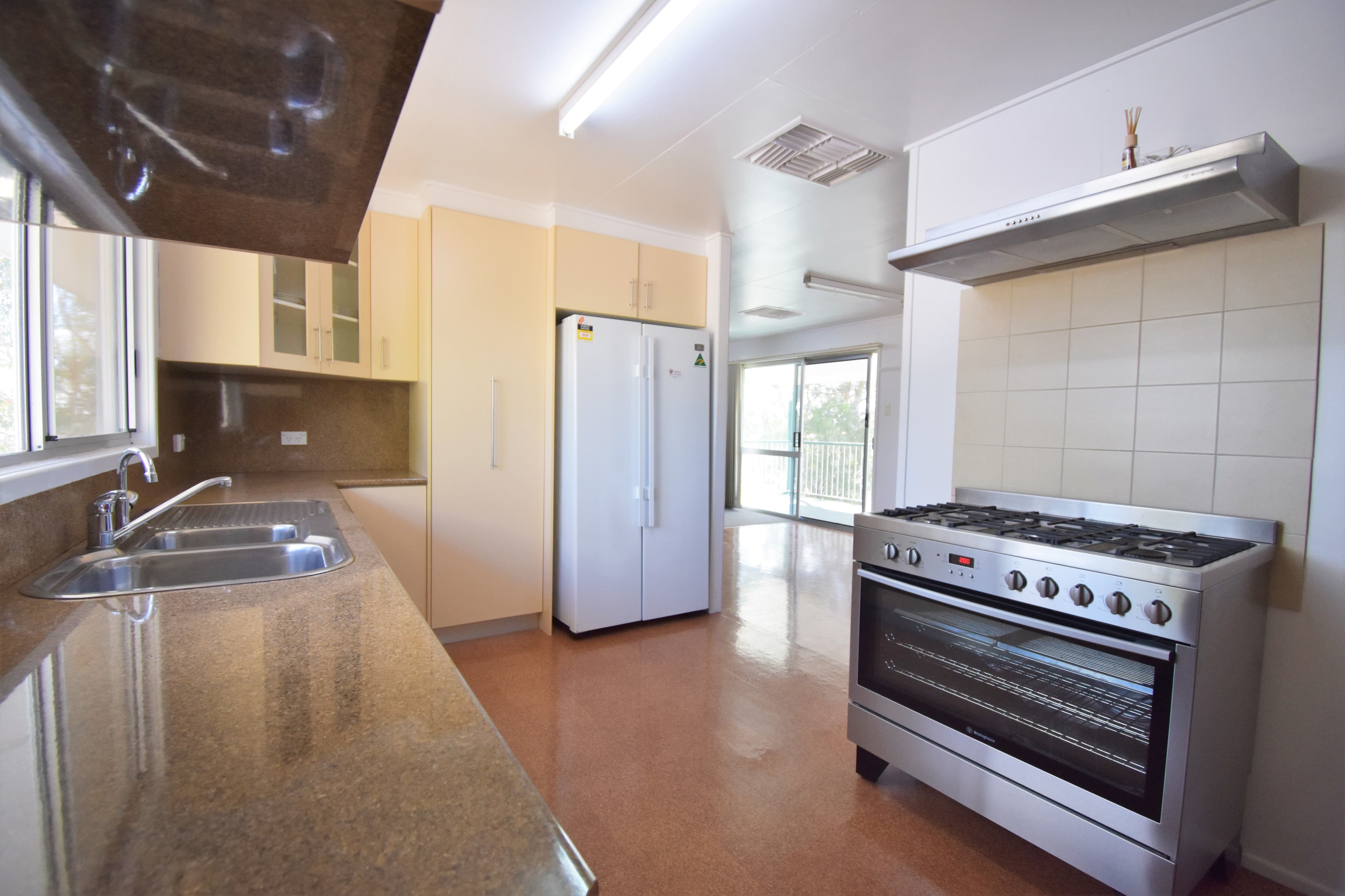 1 Rosella Street, Longreach QLD 4730, Longreach - Thumbnail 2