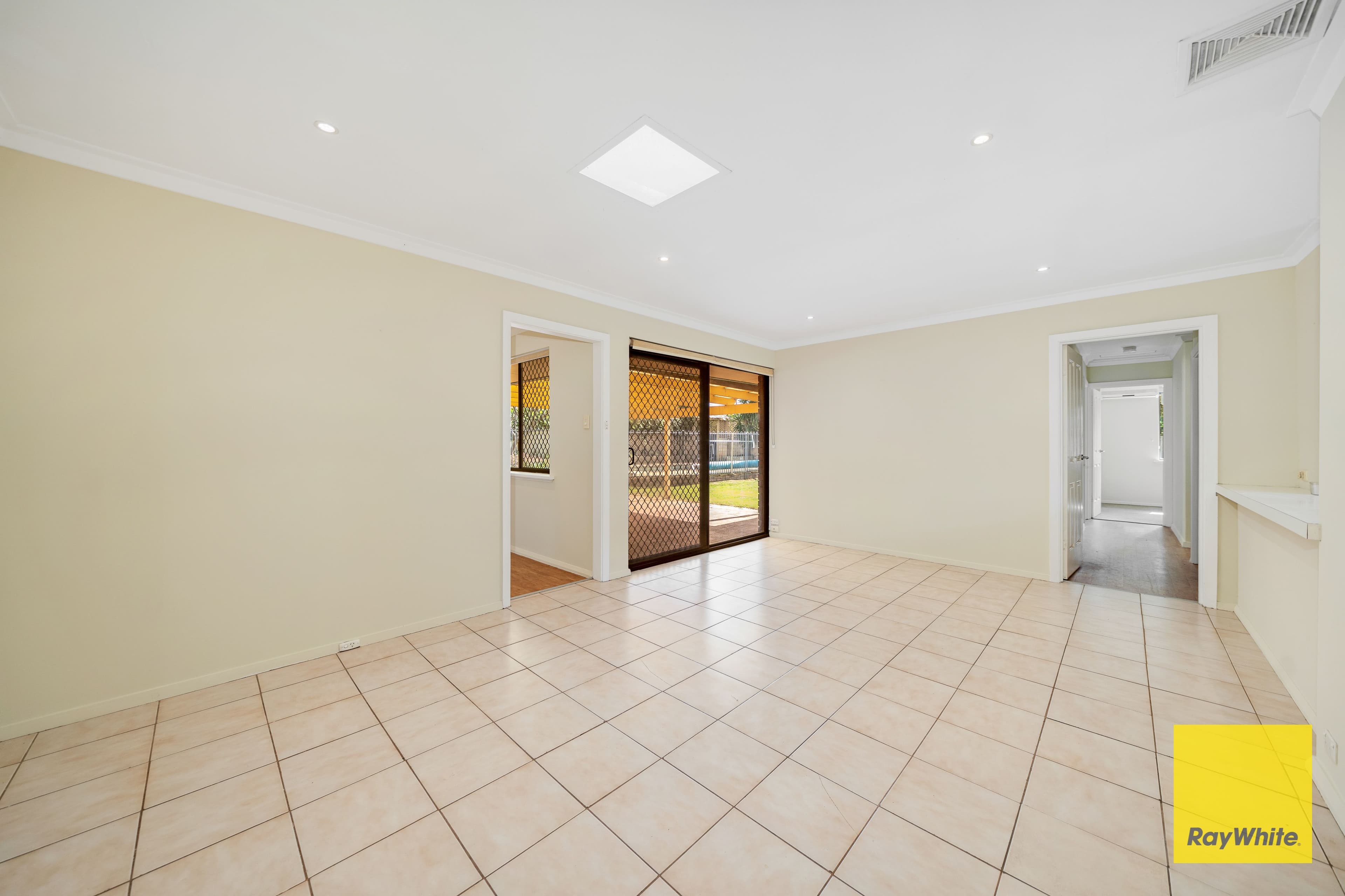 15 Strathaven Crescent, Greenwood WA 6024, Greenwood - Thumbnail 7