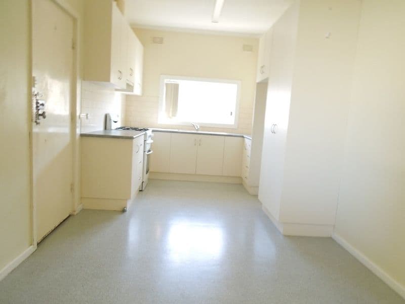 12 Griffiths Street, MOUNT GAMBIER SA 5290, Mount Gambier - Thumbnail 2