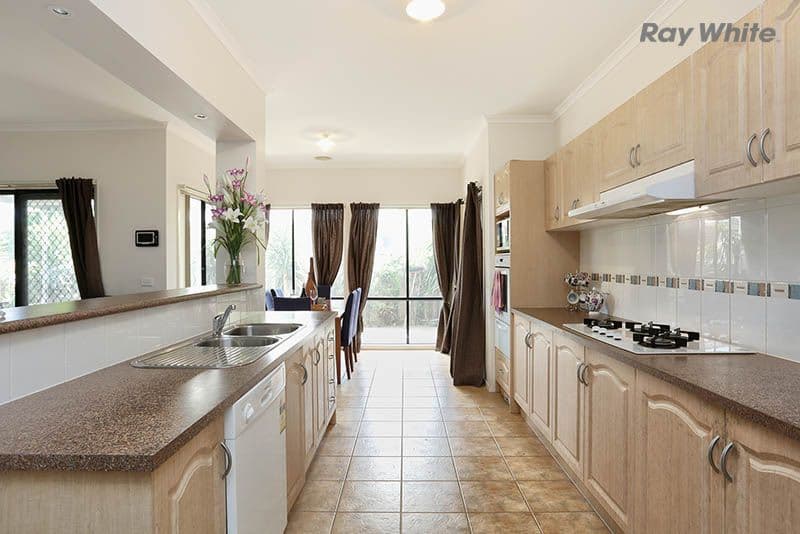16 Copeland Crescent, Point Cook VIC 3030, Point Cook - Thumbnail 3