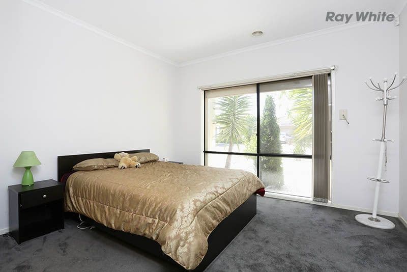 16 Copeland Crescent, Point Cook VIC 3030, Point Cook - Thumbnail 7