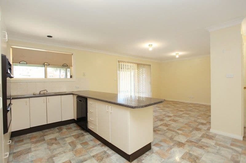 13 Cartwright Place, GLENMORE PARK NSW 2745, Glenmore Park - Thumbnail 4