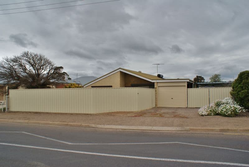 4 Gail Crescent, MURRAY BRIDGE SA 5253, Murray Bridge - Thumbnail 2