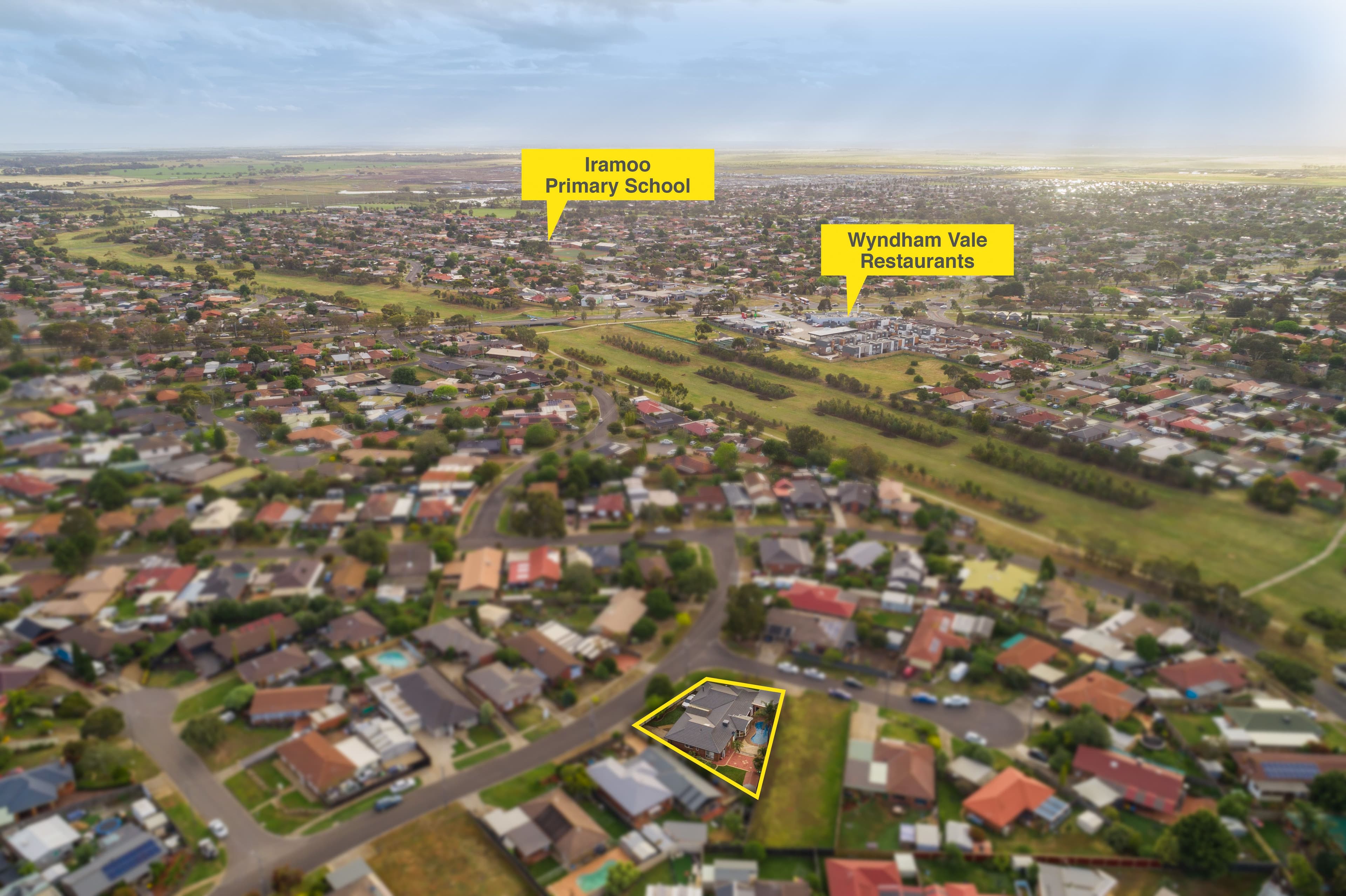 8 Malven Close, Werribee VIC 3030, Werribee - Thumbnail 4