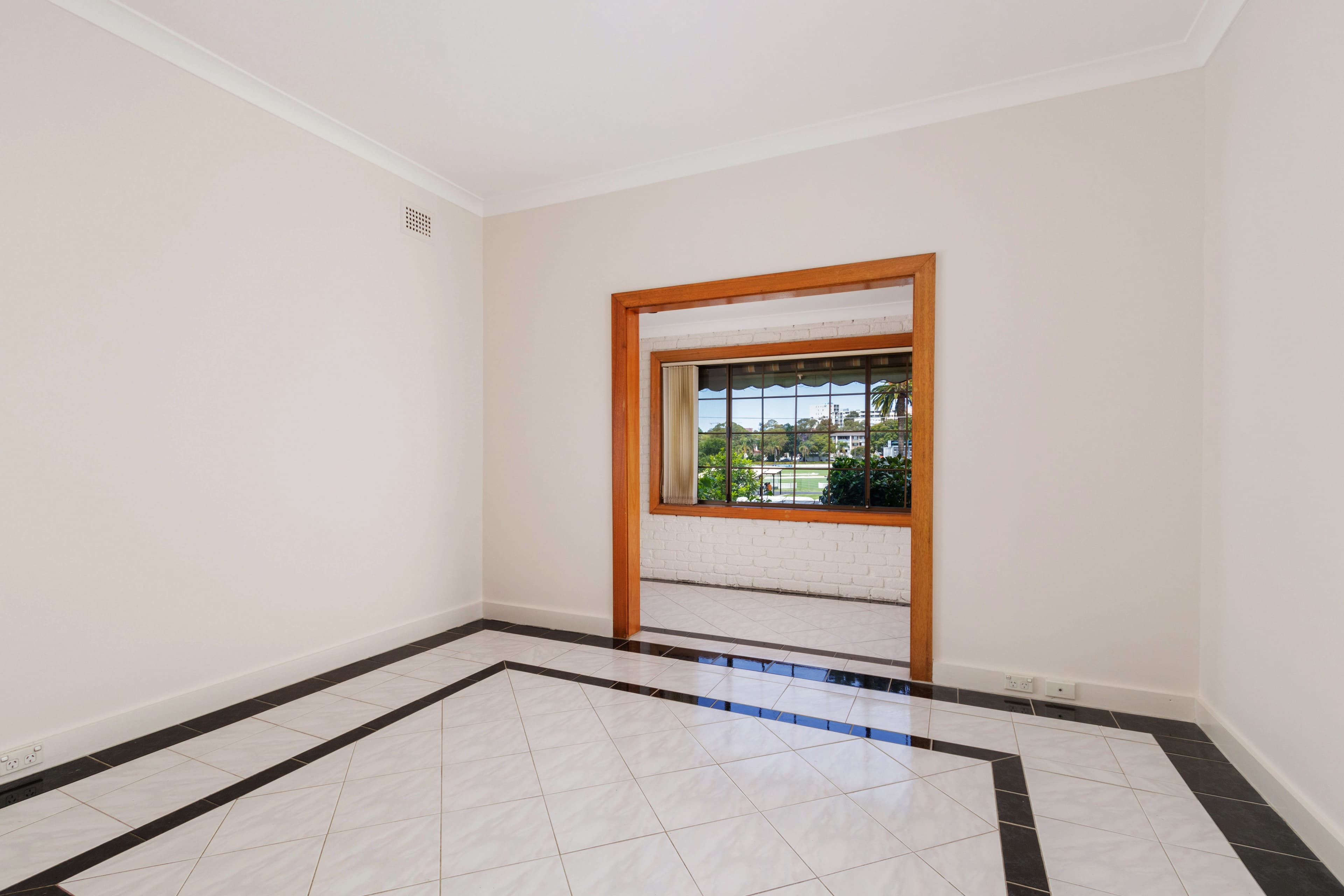 14 Timothy Street, Hurstville NSW 2220, Hurstville - Thumbnail 4