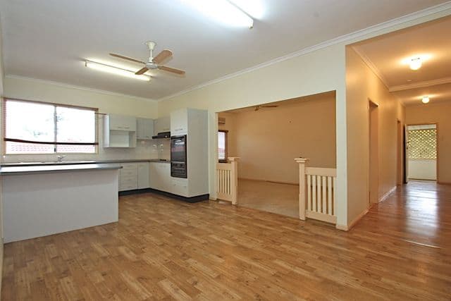 70 Holdsworth Road, NORTH IPSWICH QLD 4305, North Ipswich - Thumbnail 2