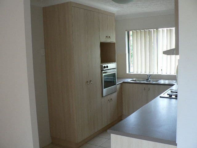 12 Gillian Lane, SOUTHPORT QLD 4215, Southport - Thumbnail 5