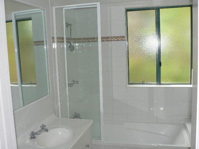 12 Gillian Lane, SOUTHPORT QLD 4215, Southport - Thumbnail 7