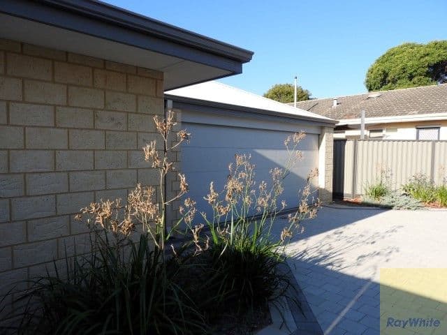 2/79 Justin Avenue, Glenroy VIC 3046, Glenroy - Thumbnail 2