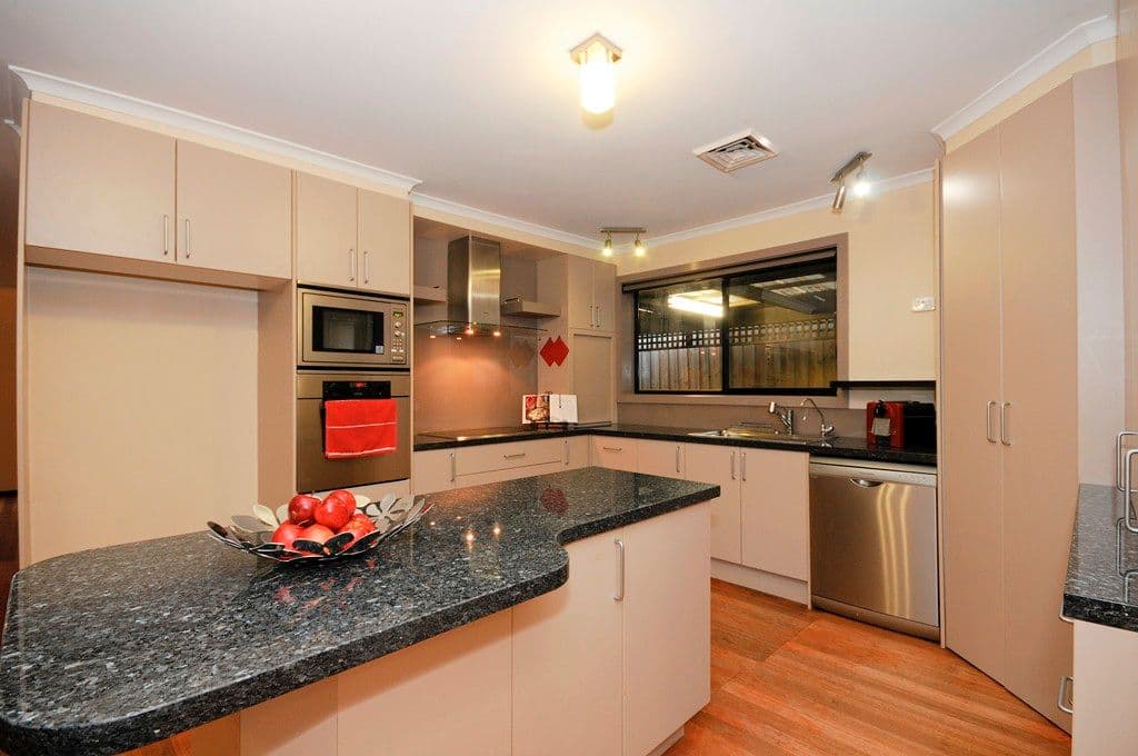 72 GRACEDALE Avenue, RINGWOOD EAST VIC 3135, Ringwood East - Thumbnail 2