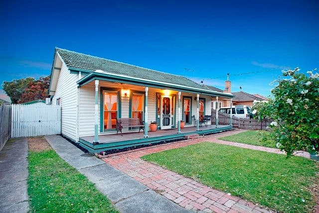 60 Lloyd Avenue, RESERVOIR VIC 3073, Reservoir - Thumbnail 2