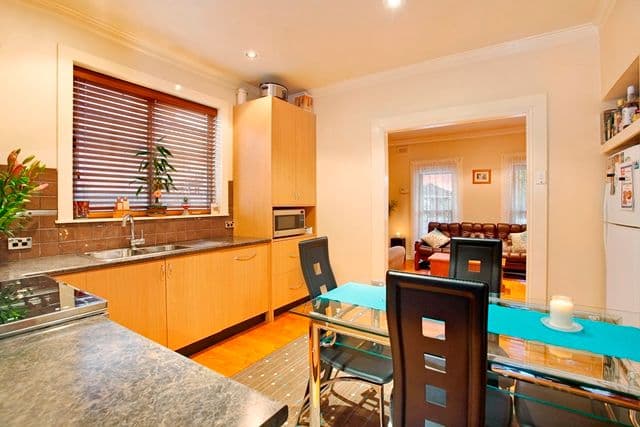 60 Lloyd Avenue, RESERVOIR VIC 3073, Reservoir - Thumbnail 6