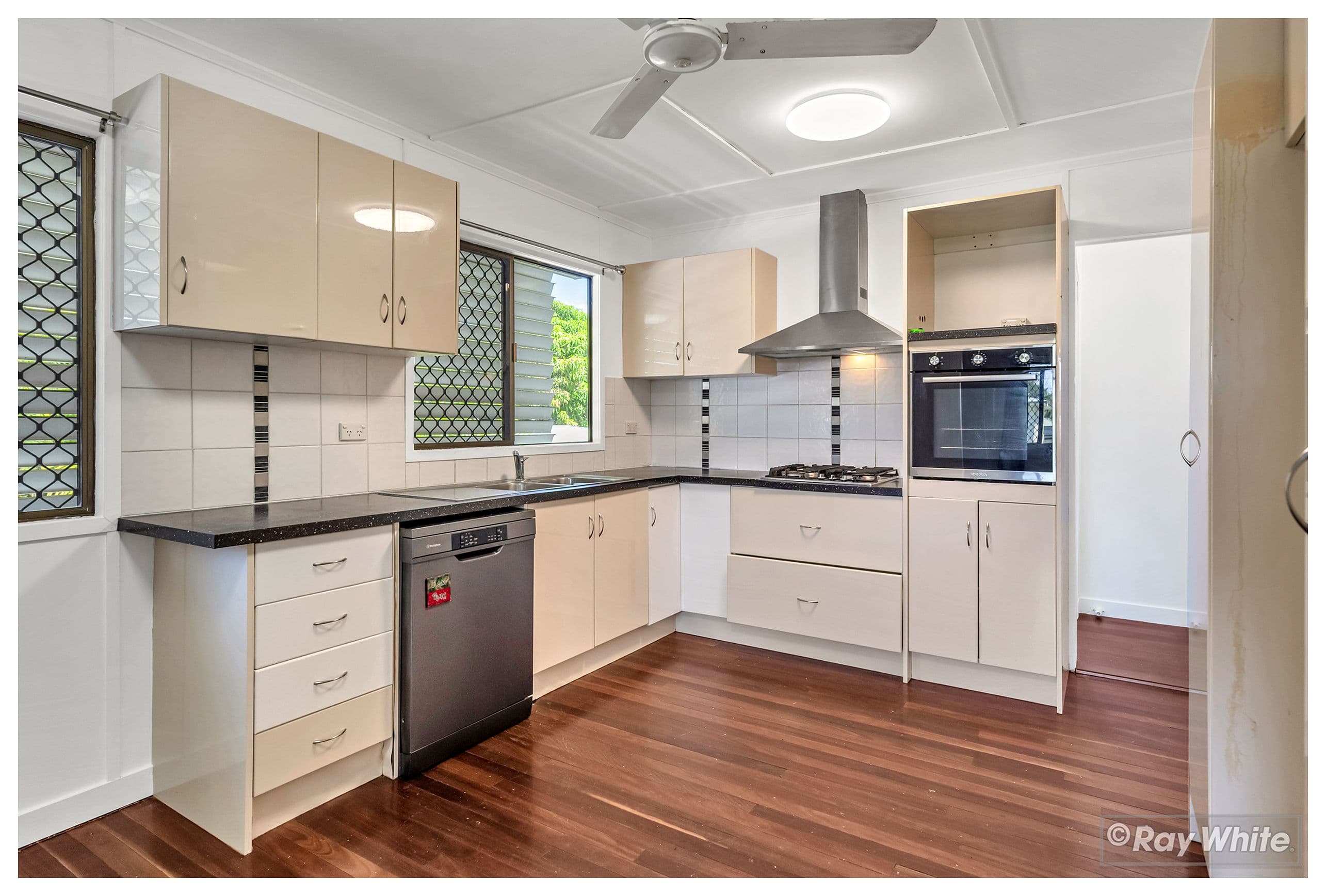 9 Laver Street, West Rockhampton QLD 4700, West Rockhampton - Thumbnail 2