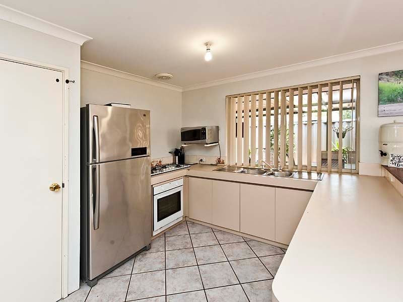 4 Caranja Close, WARNBRO WA 6169, Warnbro - Thumbnail 2