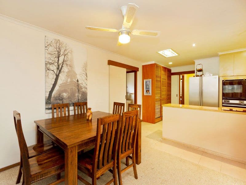2 Locksley Close, DINGLEY VILLAGE VIC 3172, Dingley Village - Thumbnail 4