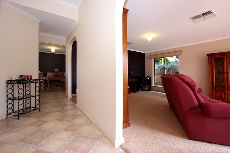 4 Queens Court, BLAKEVIEW SA 5114, Blakeview - Thumbnail 2