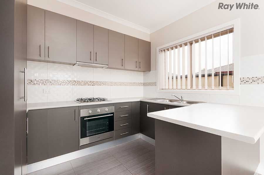13 Bronton Close, Kurunjang VIC 3337, Kurunjang - Thumbnail 2