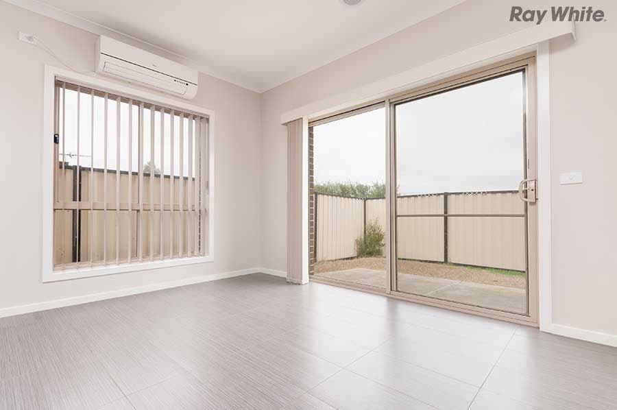 13 Bronton Close, Kurunjang VIC 3337, Kurunjang - Thumbnail 4