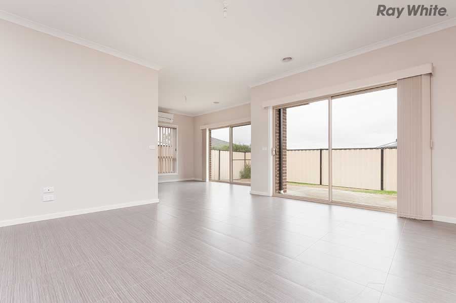13 Bronton Close, Kurunjang VIC 3337, Kurunjang - Thumbnail 5