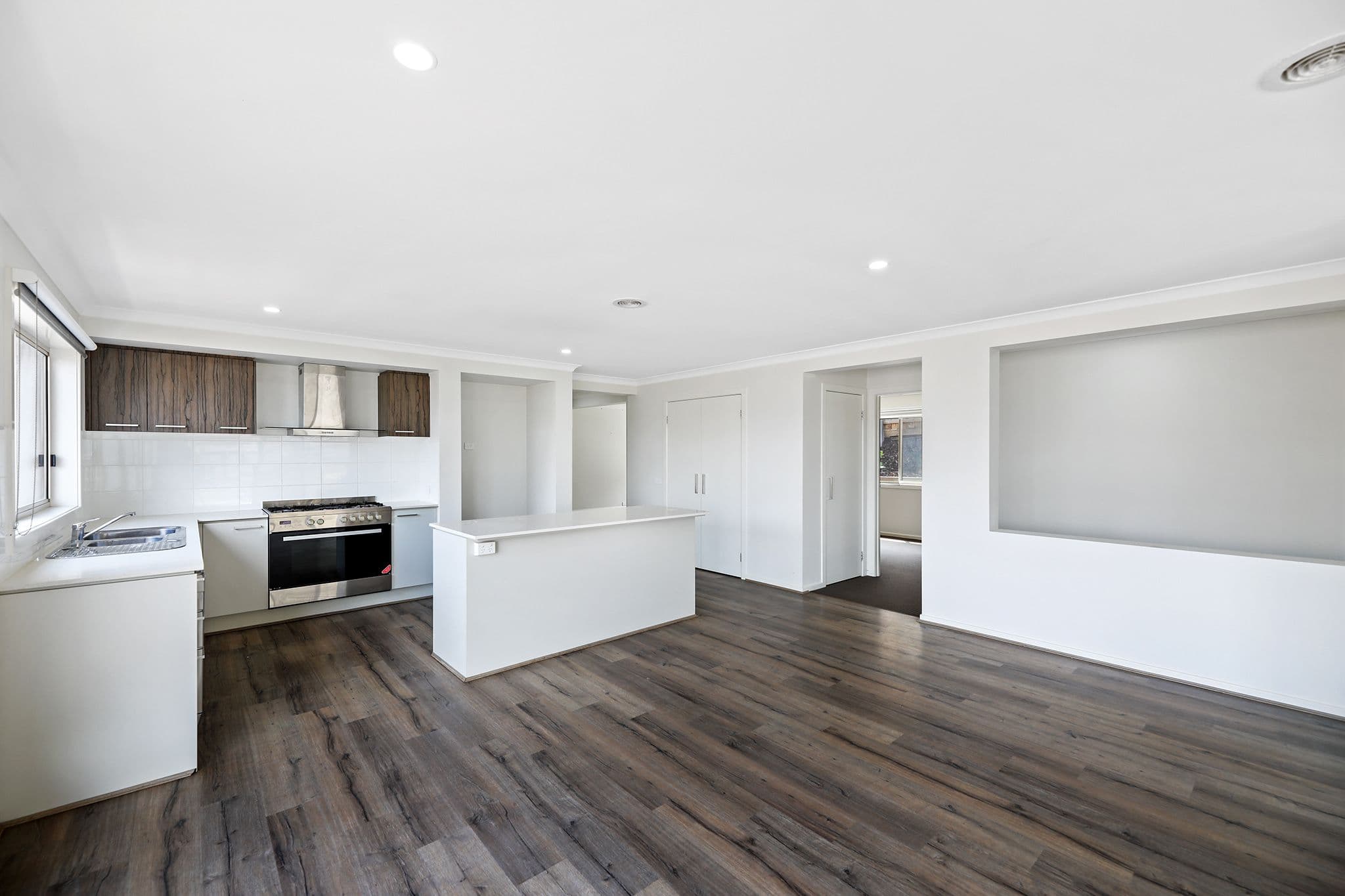 30 Buscombe Crescent, Drouin VIC 3818, Drouin - Thumbnail 2