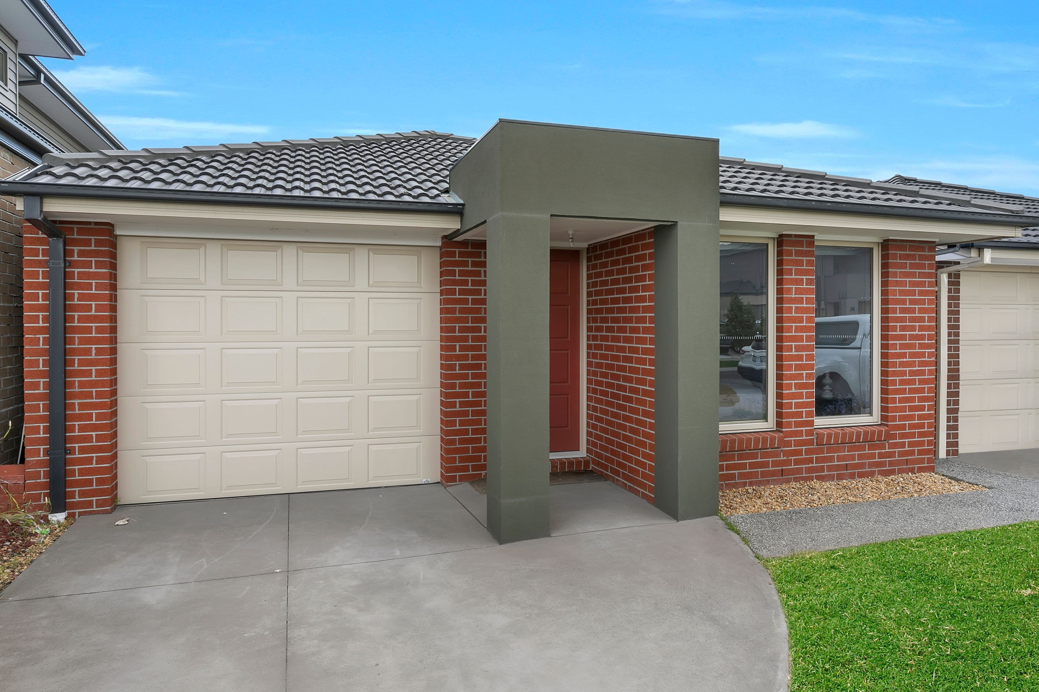 26 Golden Banksia Drive, Officer VIC 3809, Officer - Thumbnail 2