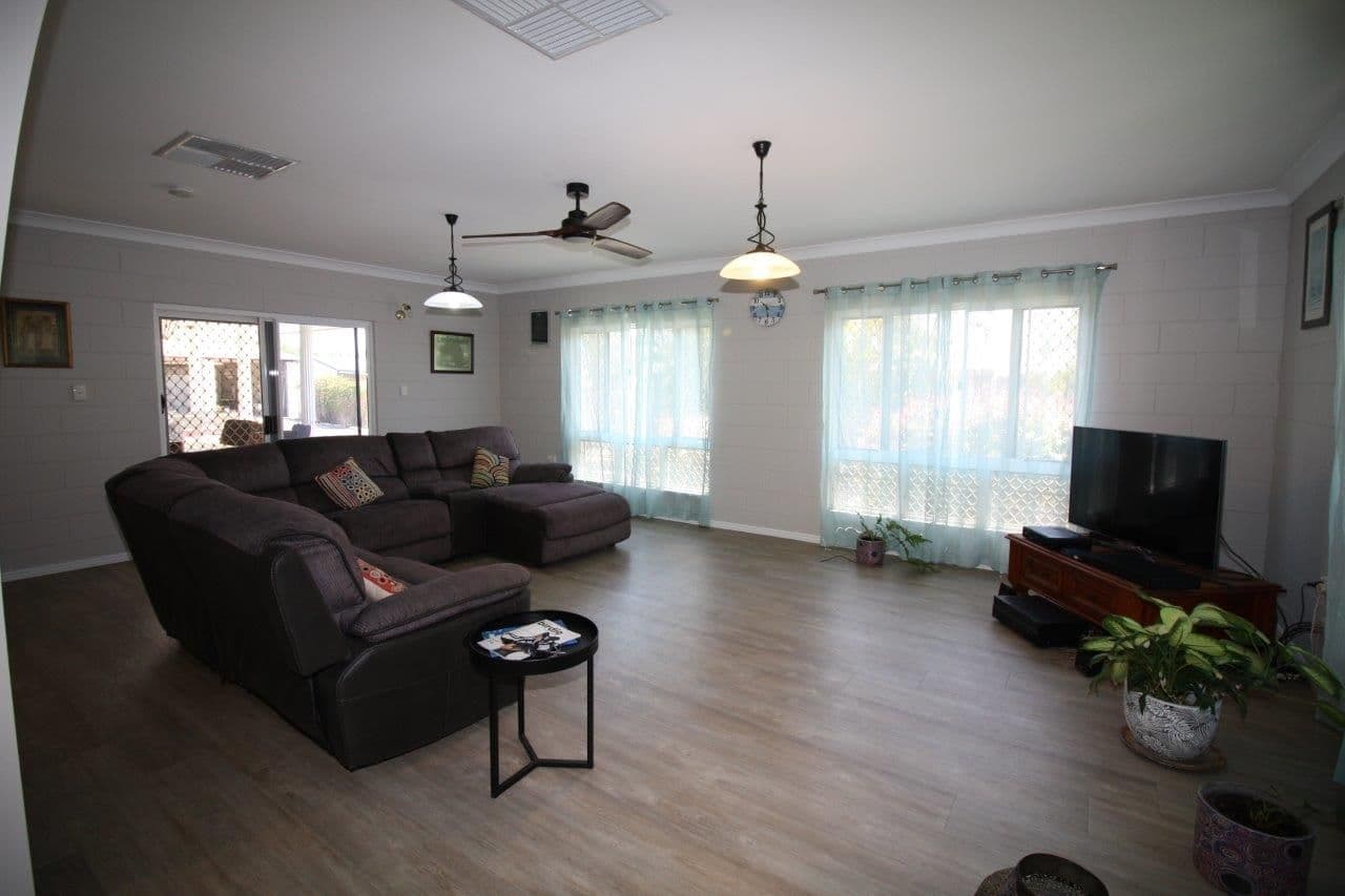 12 Lister Street, Mosman Park QLD 4820, Mosman Park - Thumbnail 4
