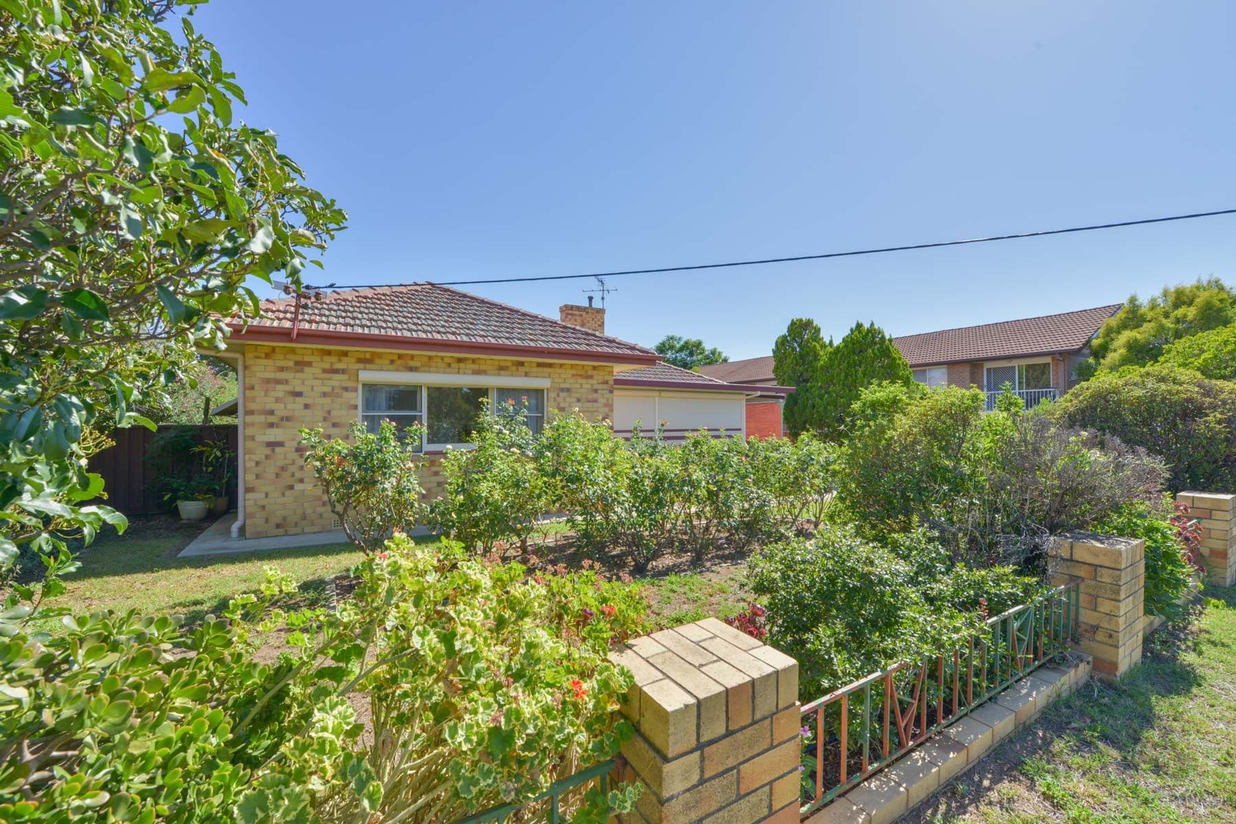 27 Degance Street, Tamworth NSW 2340, Tamworth - Image 1