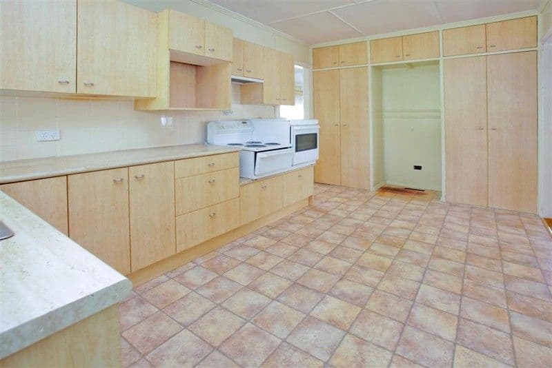 37 Victor Street, HOLLAND PARK QLD 4121, Holland Park - Thumbnail 2