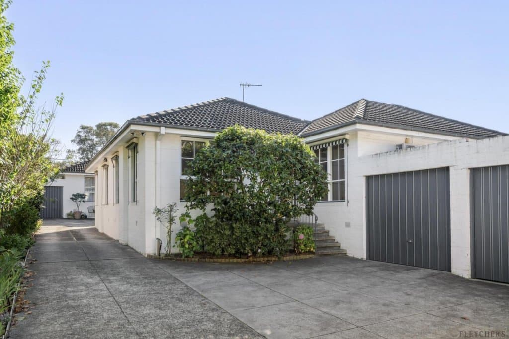 2/3 Payne Street, Surrey Hills - Image 1