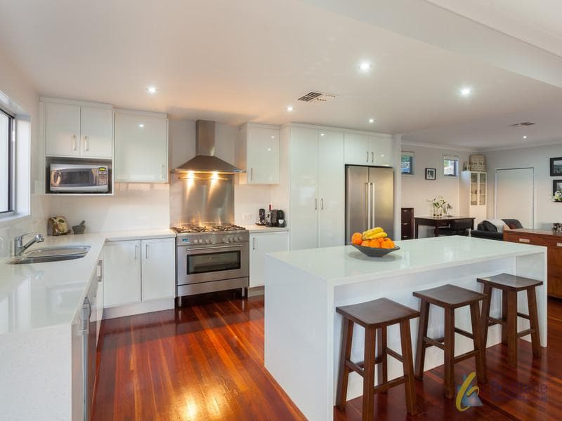 13 Casuarina Street,  Seventeen Mile Rocks, Seventeen Mile Rocks - Thumbnail 6