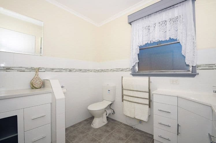 41 Moreton Street, Frankston North VIC 3200, Frankston North - Thumbnail 3