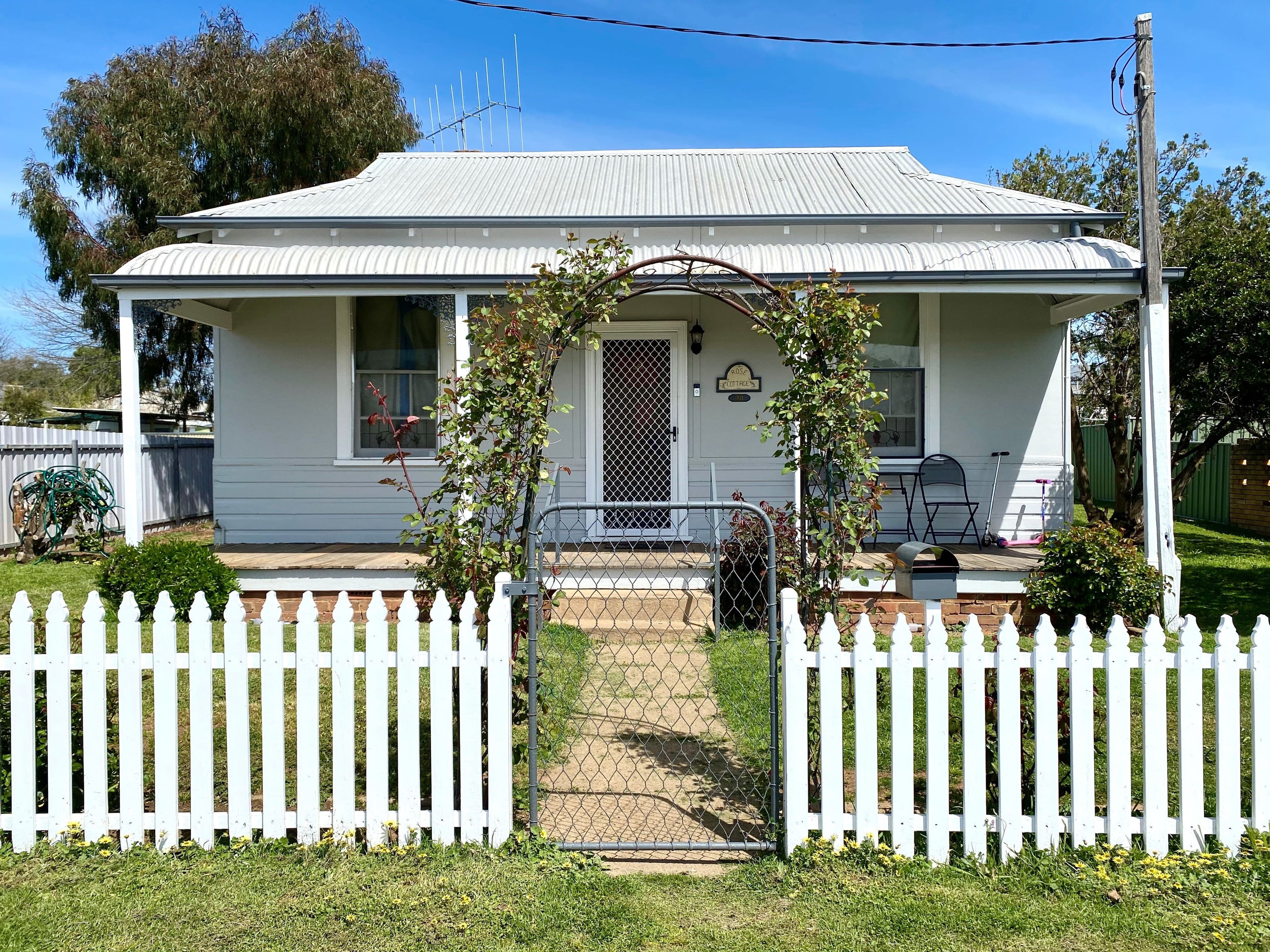 30 Gordon Street, Young NSW 2594, Young - Image 1