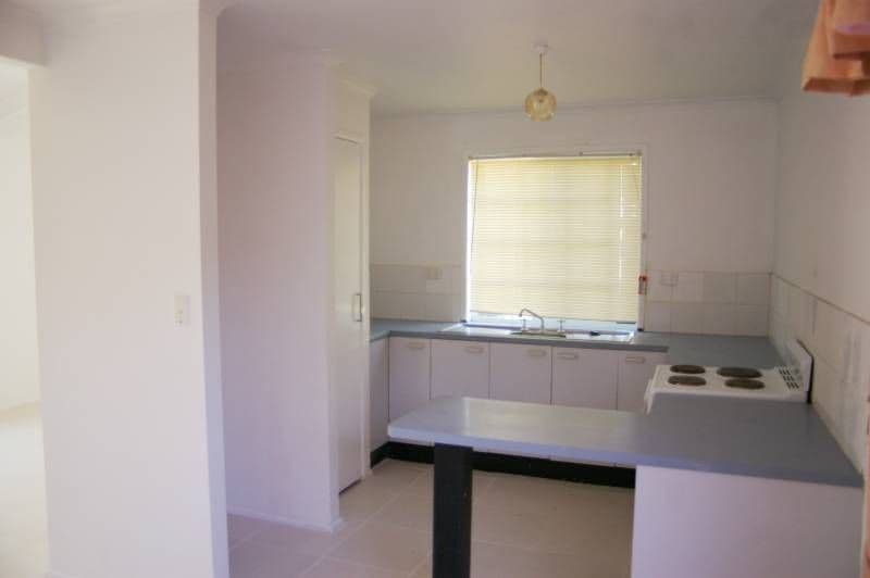 24 Dolphin Street, DECEPTION BAY QLD 4508, Deception Bay - Thumbnail 3