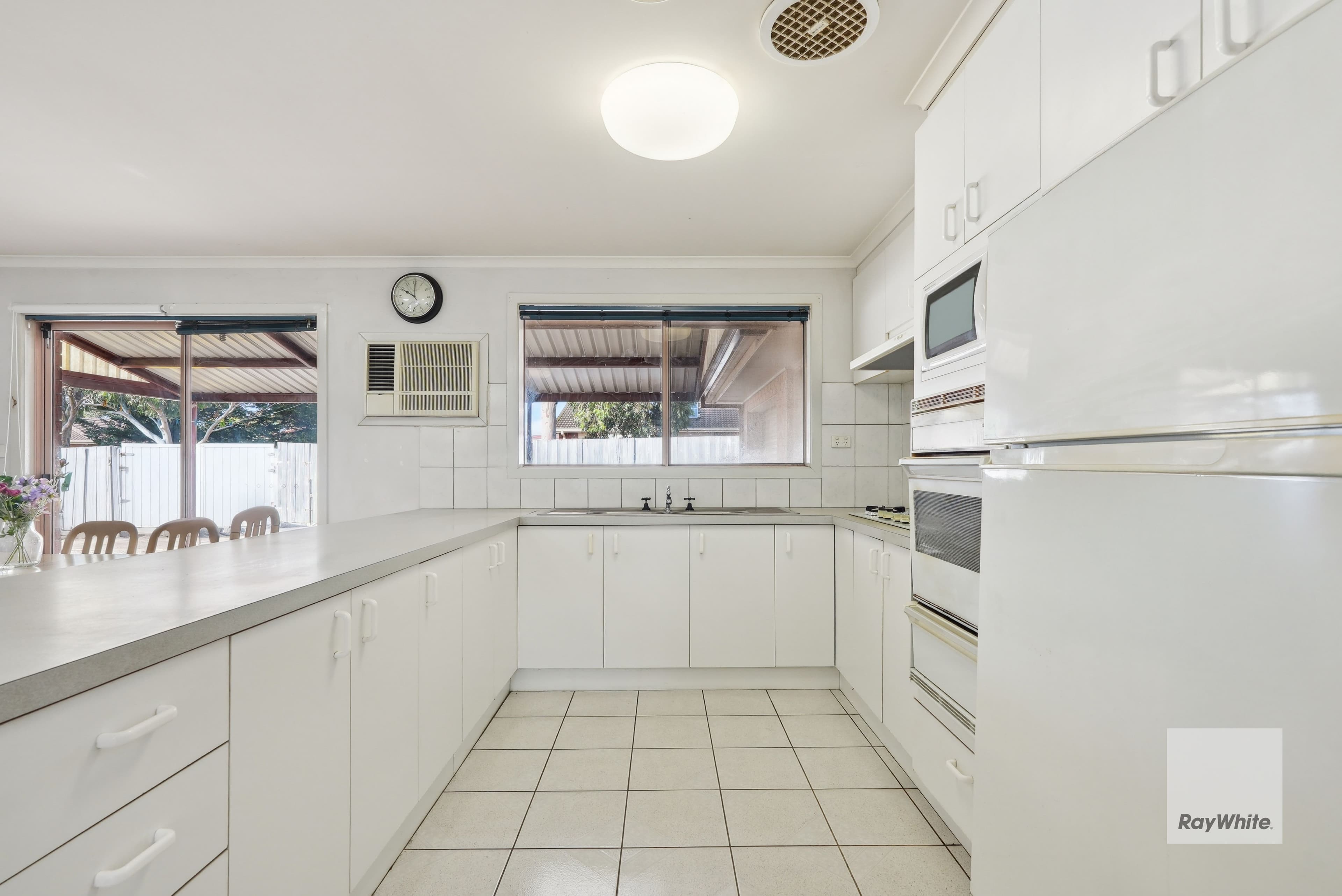 27 Manchester Drive, Sydenham VIC 3037, Sydenham - Thumbnail 2