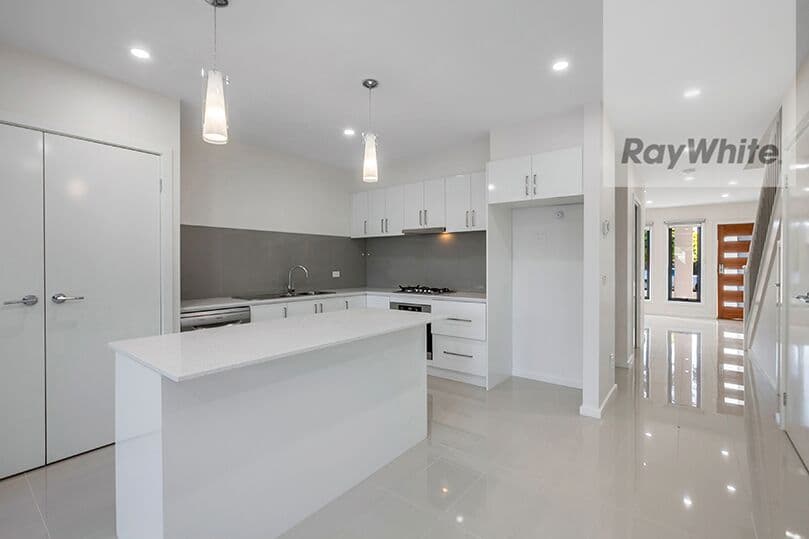 41 Hurlstone Crescent, Mill Park VIC 3082, Mill Park - Thumbnail 3