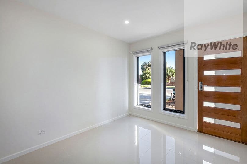 41 Hurlstone Crescent, Mill Park VIC 3082, Mill Park - Thumbnail 4