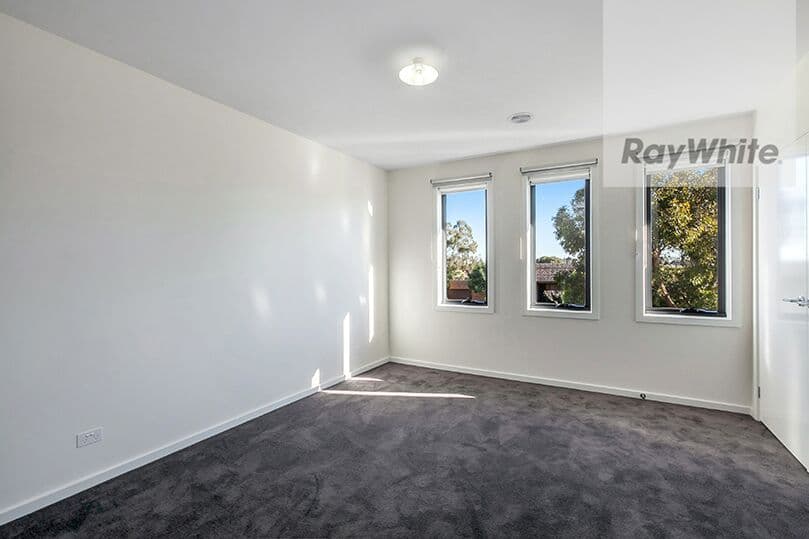 41 Hurlstone Crescent, Mill Park VIC 3082, Mill Park - Thumbnail 5