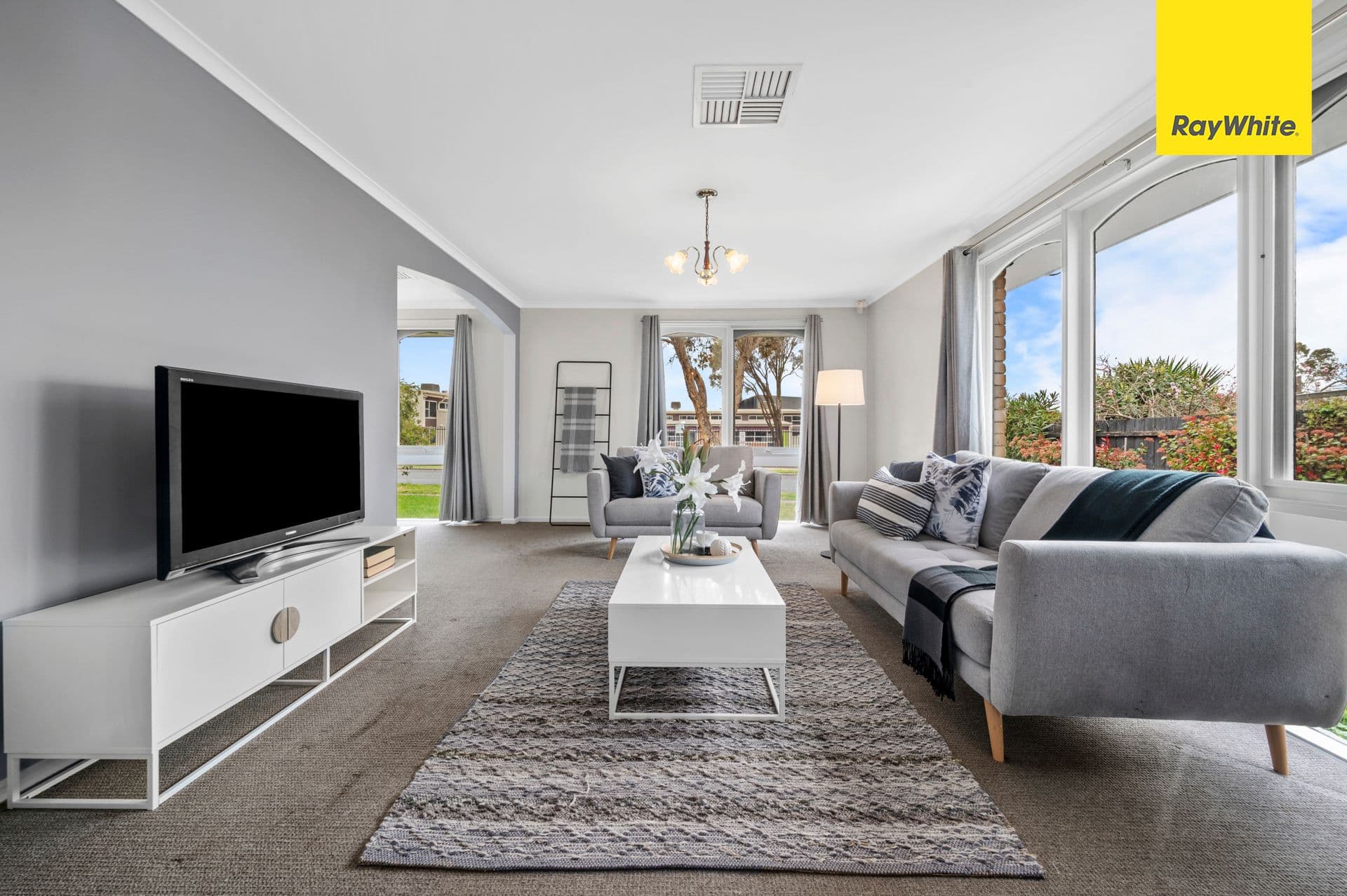 7 Rathdowne Circuit, Melton West VIC 3337, Melton West - Thumbnail 2