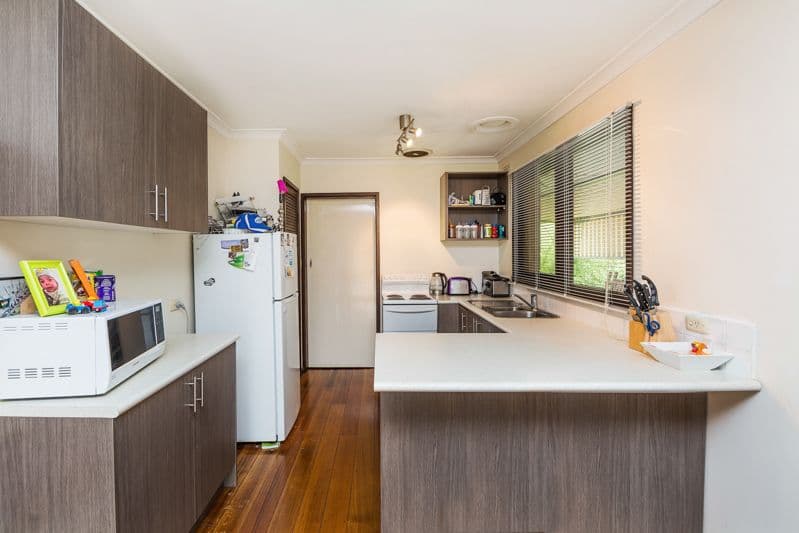 4 Hunter Street, MELTON SOUTH VIC 3338, Melton South - Thumbnail 2