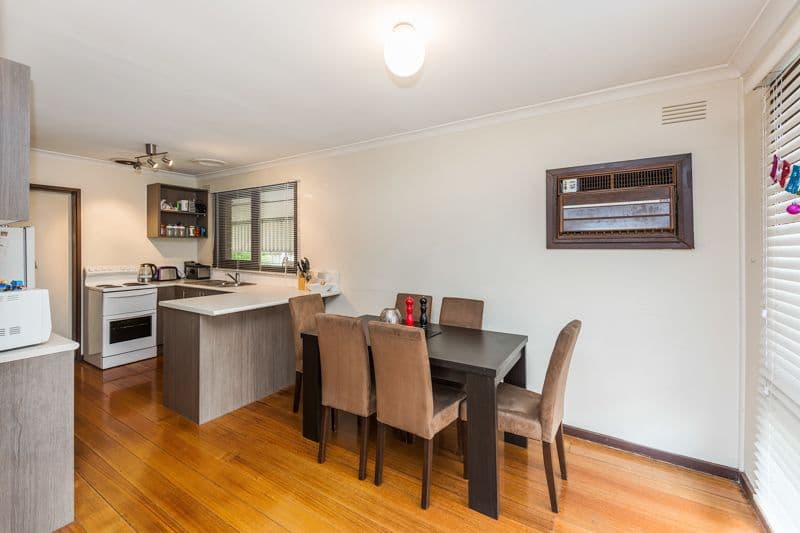 4 Hunter Street, MELTON SOUTH VIC 3338, Melton South - Thumbnail 3