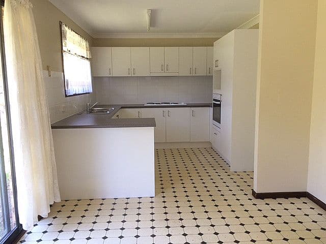 18 Cotlew Street, Southport QLD 4215, Southport - Thumbnail 4