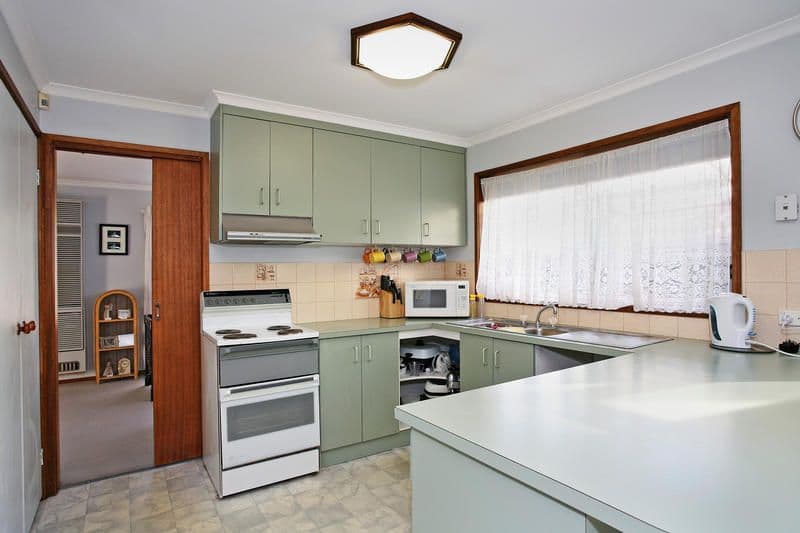 4 Sandalwood Court, GROVEDALE VIC 3216, Grovedale - Thumbnail 3