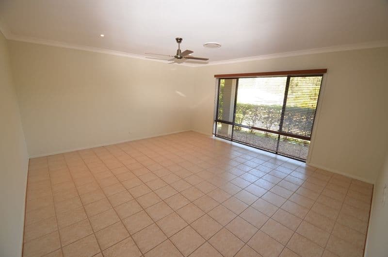 26 Petworth Court, ARUNDEL QLD 4214, Arundel - Thumbnail 5