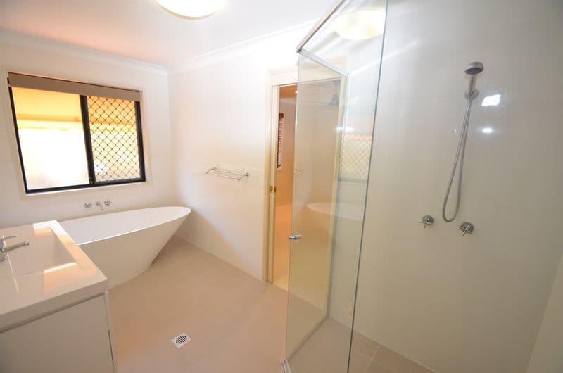 26 Petworth Court, ARUNDEL QLD 4214, Arundel - Thumbnail 7