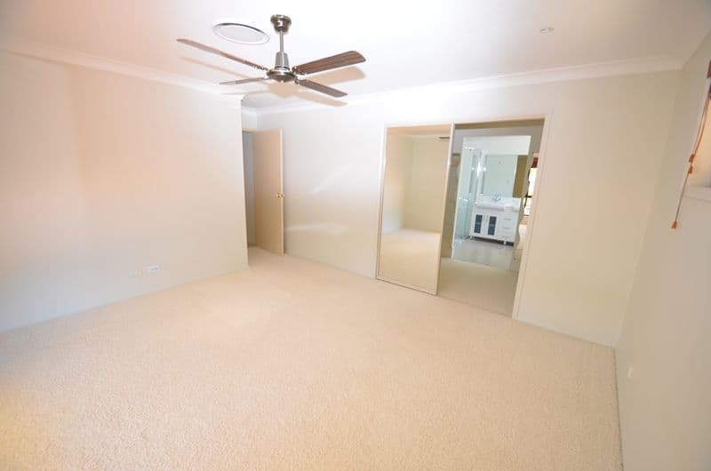 26 Petworth Court, ARUNDEL QLD 4214, Arundel - Thumbnail 8