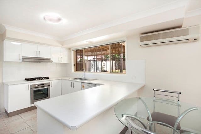 38 Kingfisher Avenue, BOSSLEY PARK NSW 2176, Bossley Park - Thumbnail 3