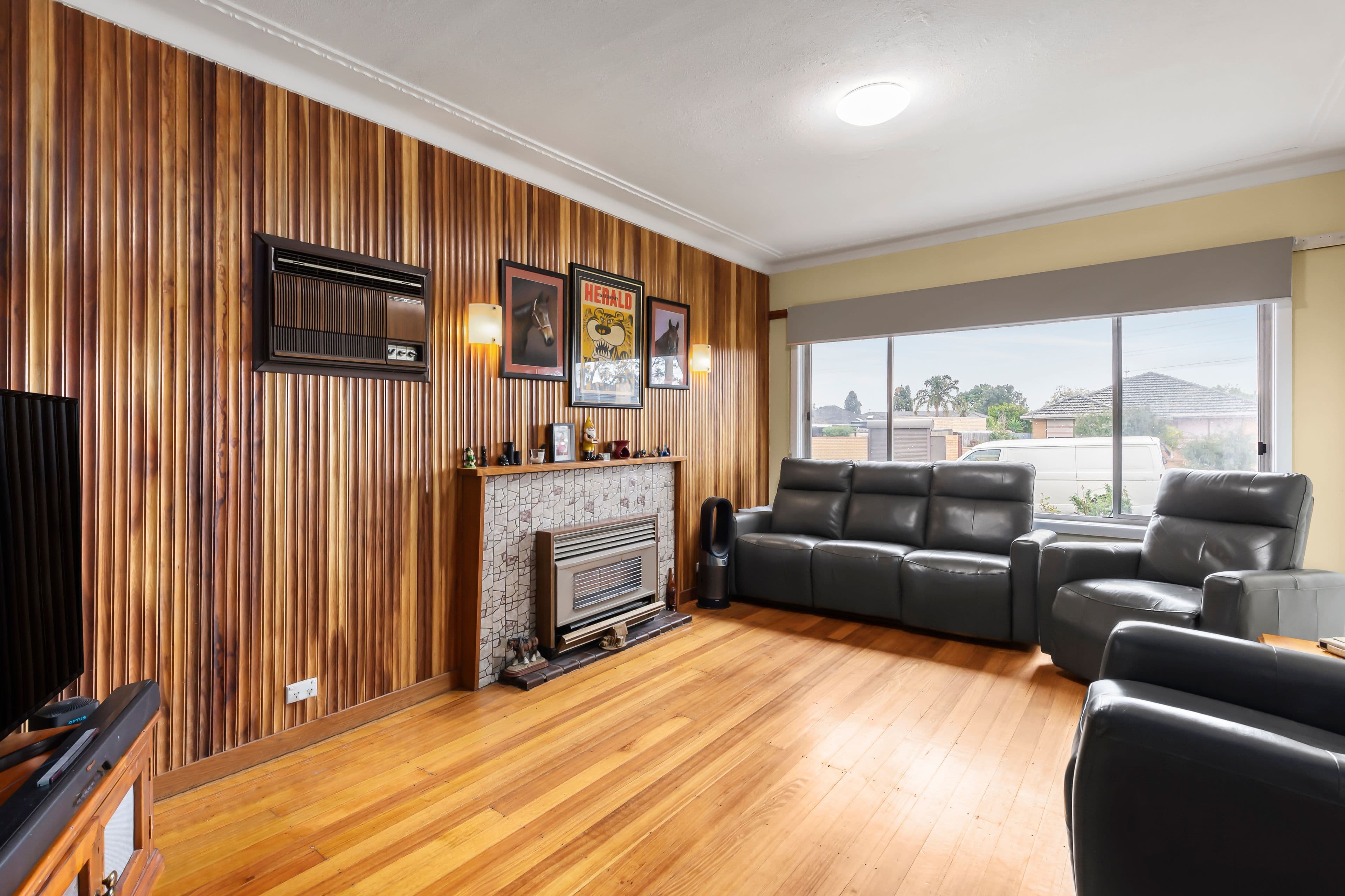 38 Botha Avenue, Reservoir VIC 3073, Reservoir - Thumbnail 3
