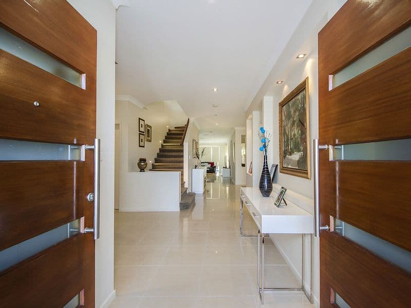 9 Menton Avenue, VARSITY LAKES QLD 4227, Varsity Lakes - Thumbnail 2